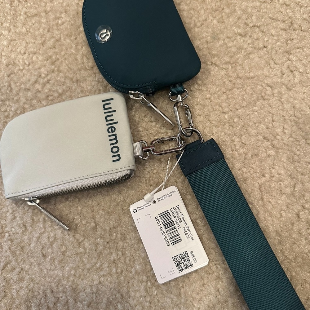 Lululemon BNWT Dual Pouch Wristlet  Color Storm Vapor Teal